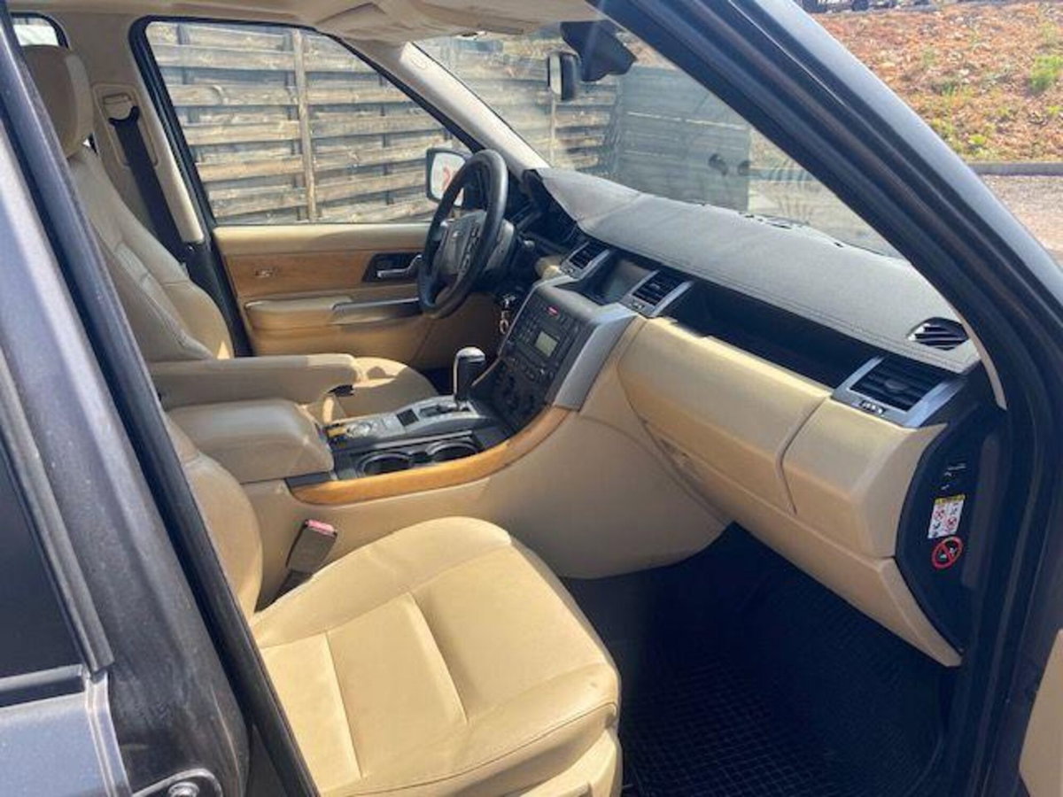 Land Rover Range Rover Sport 2.7 TDV6 HSE (10)