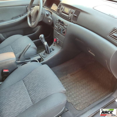 Toyota Corolla 1.6 16V 5 porte (18)
