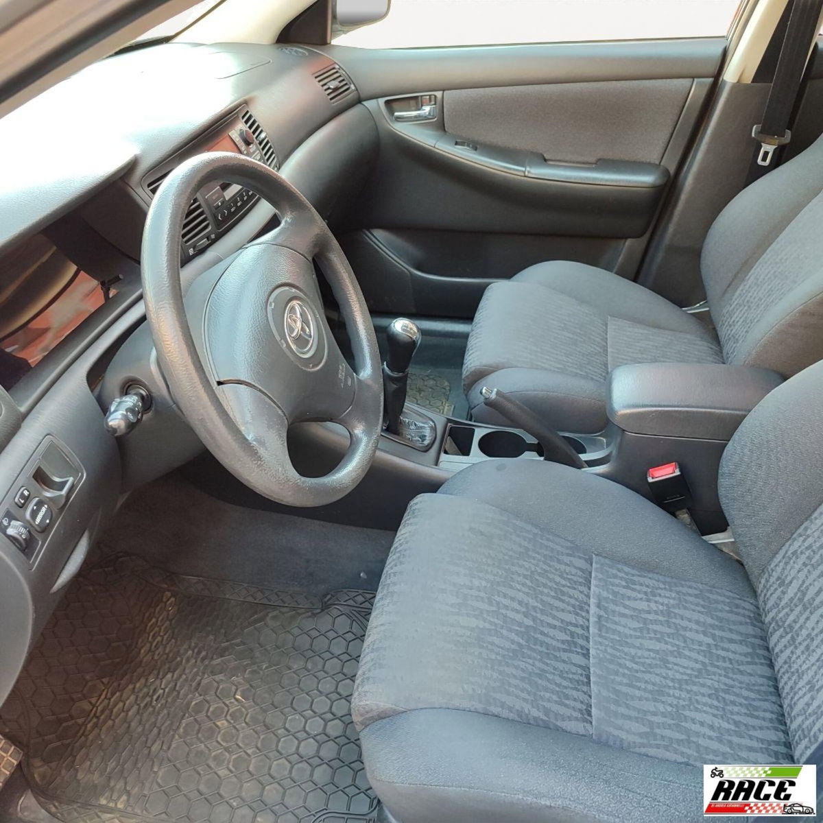 Toyota Corolla 1.6 16V 5 porte (9)