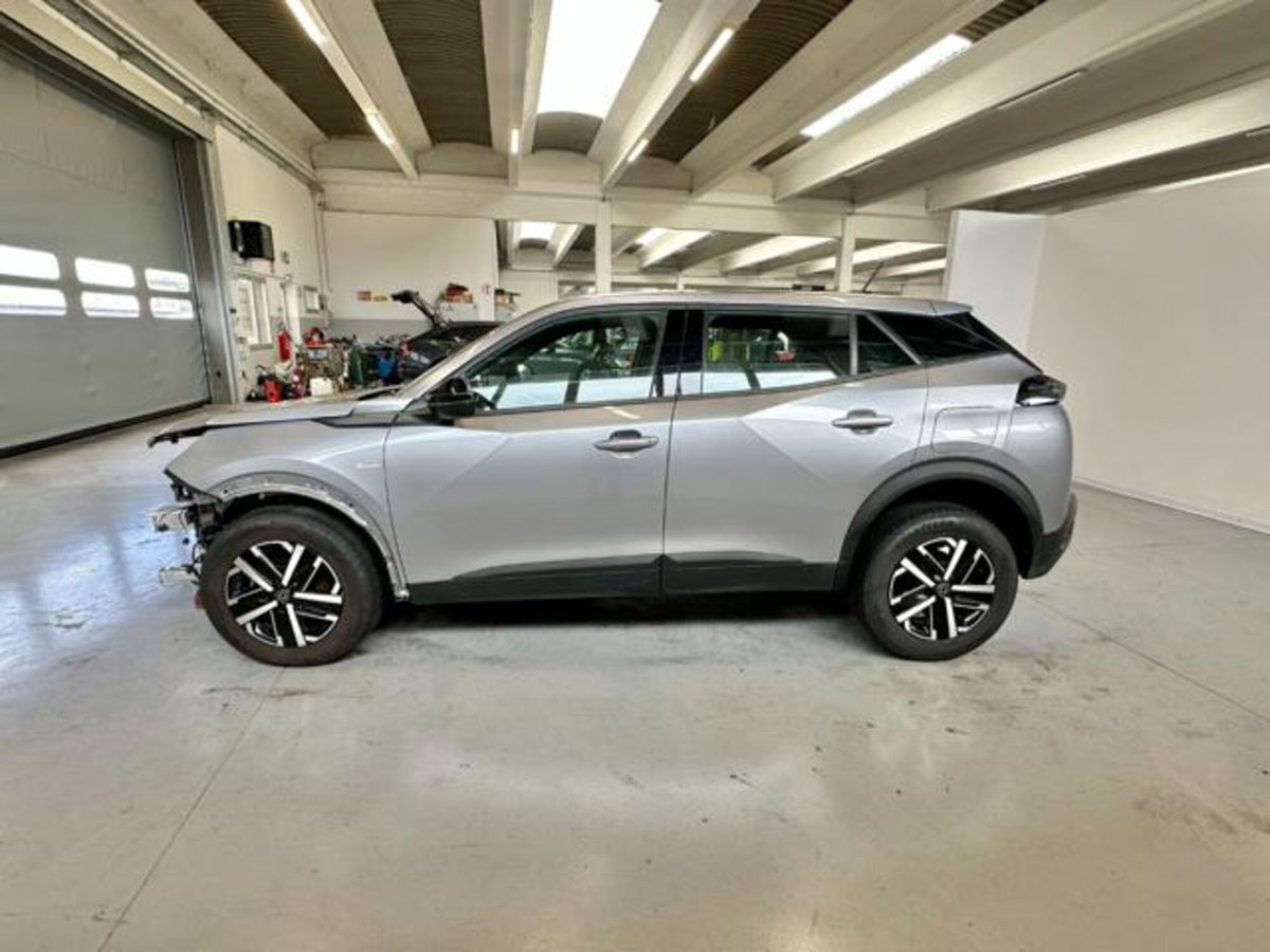 Peugeot 2008 PureTech 100 S&S Allure (4)