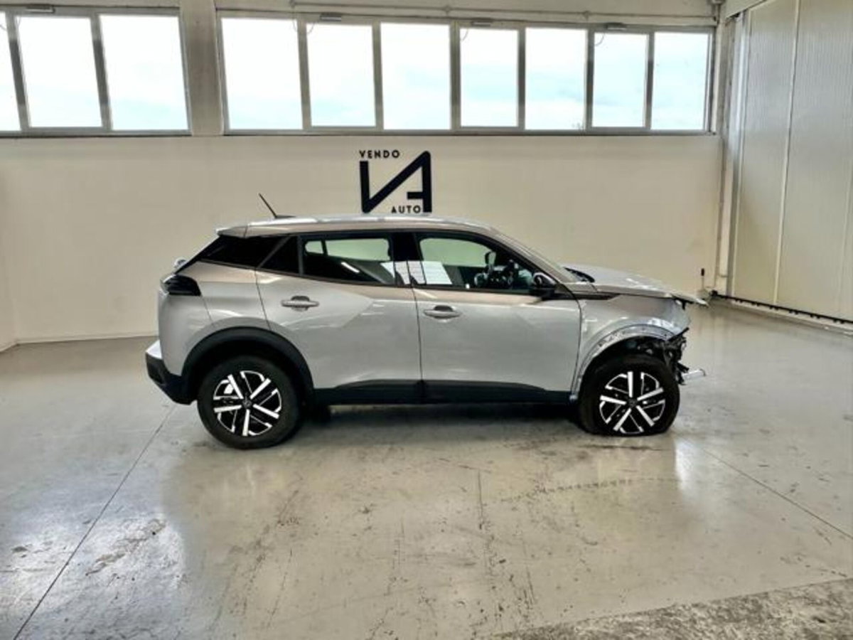 Peugeot 2008 PureTech 100 S&S Allure (8)