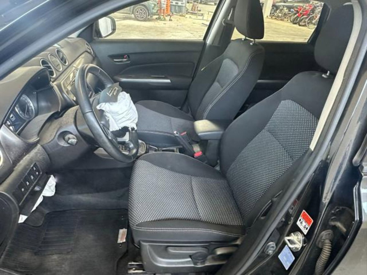 Suzuki Vitara 1.4 Hybrid Easy Cool (13)