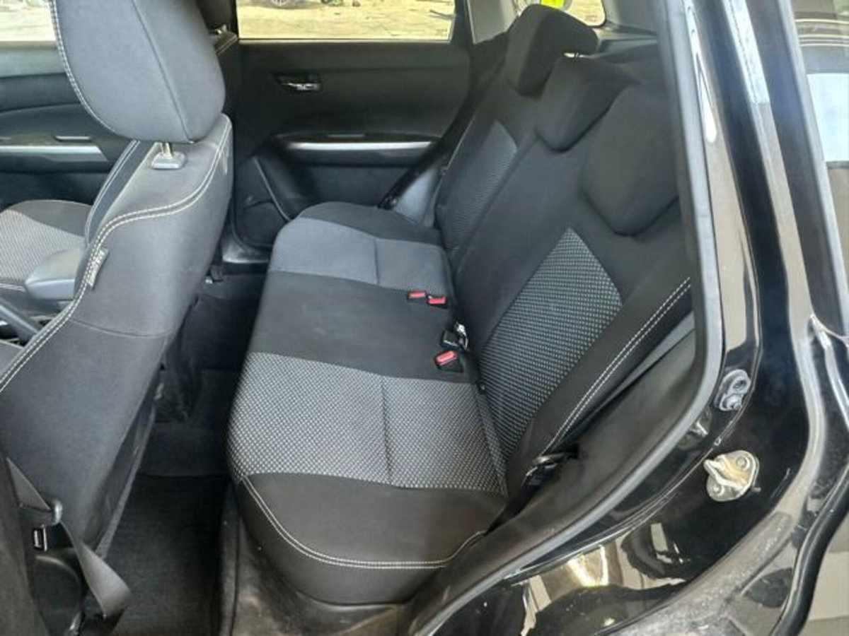 Suzuki Vitara 1.4 Hybrid Easy Cool (14)