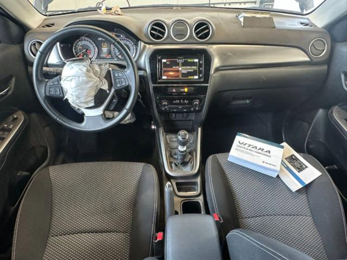 Suzuki Vitara 1.4 Hybrid Easy Cool (16)