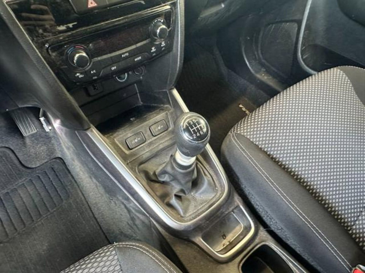 Suzuki Vitara 1.4 Hybrid Easy Cool (19)