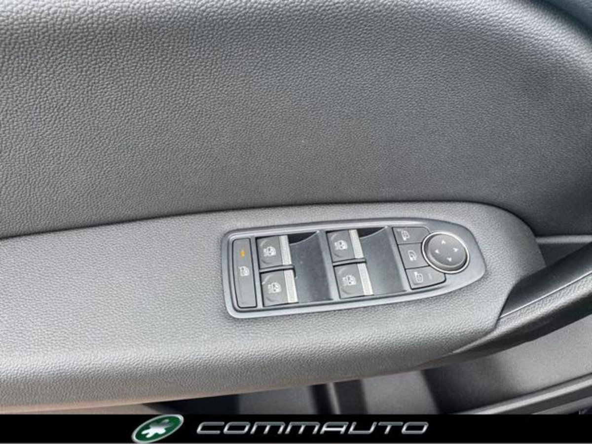Mitsubishi Grandis 1.8 hev Instyle AT (10)