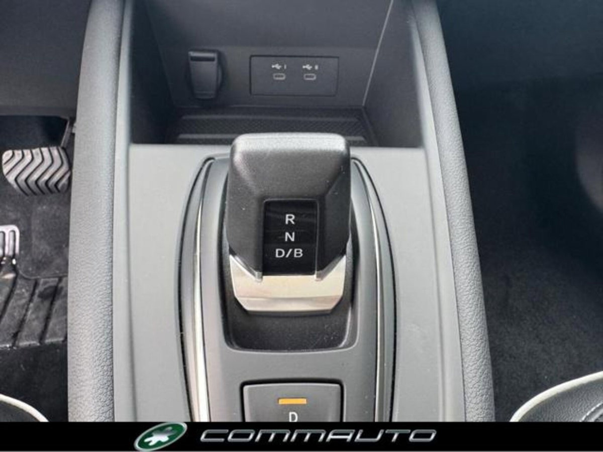 Mitsubishi Grandis 1.8 hev Instyle AT (19)