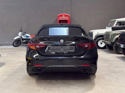 Alfa Romeo Giulia 2.0 Turbo 280 CV AT8 AWD Q4 Veloce (5)