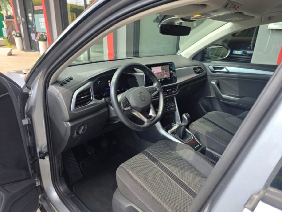 Volkswagen T-Roc 1.0 tsi Style 115cv (18)