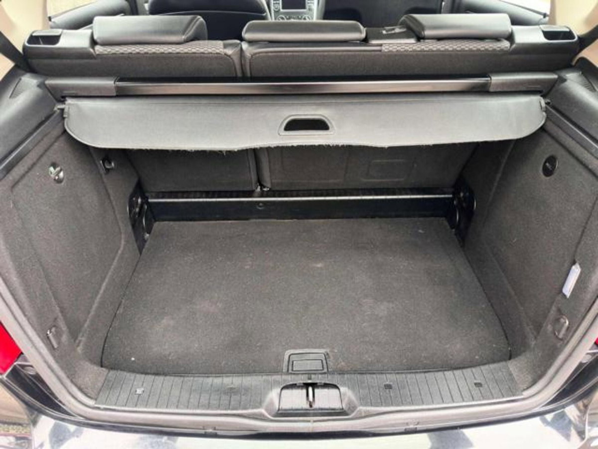 Mercedes-Benz Classe A 160 BlueEFFICIENCY Special Edition Sport (16)
