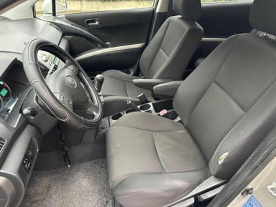 Toyota Corolla Verso 2.0 16V D-4D Sol (10)