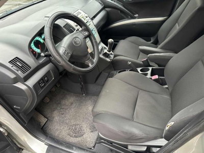 Toyota Corolla Verso 2.0 16V D-4D Sol (11)