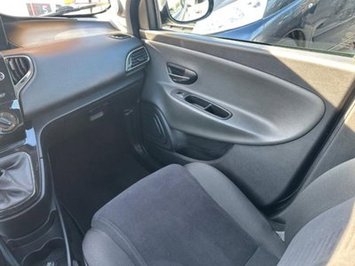 Lancia Ypsilon 1.2 69 CV 5 porte GPL Ecochic Gold (15)