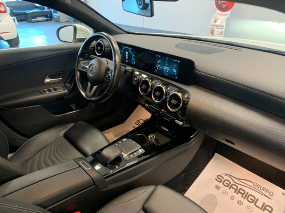 Mercedes-Benz Classe A Sedan 180 d 4p. Sport (12)