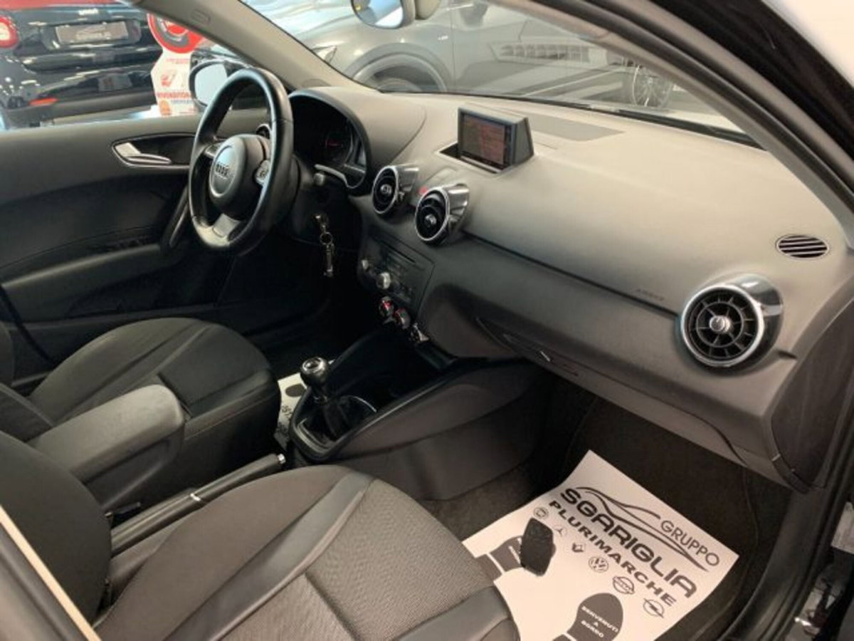 Audi A1 Sportback 1.6 TDI 105 CV Ambition (13)