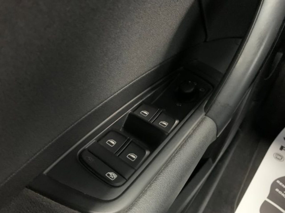 Audi A1 Sportback 1.6 TDI 105 CV Ambition (17)