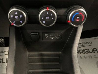 Renault Clio 1.0 tce Techno Gpl 100cv (17)