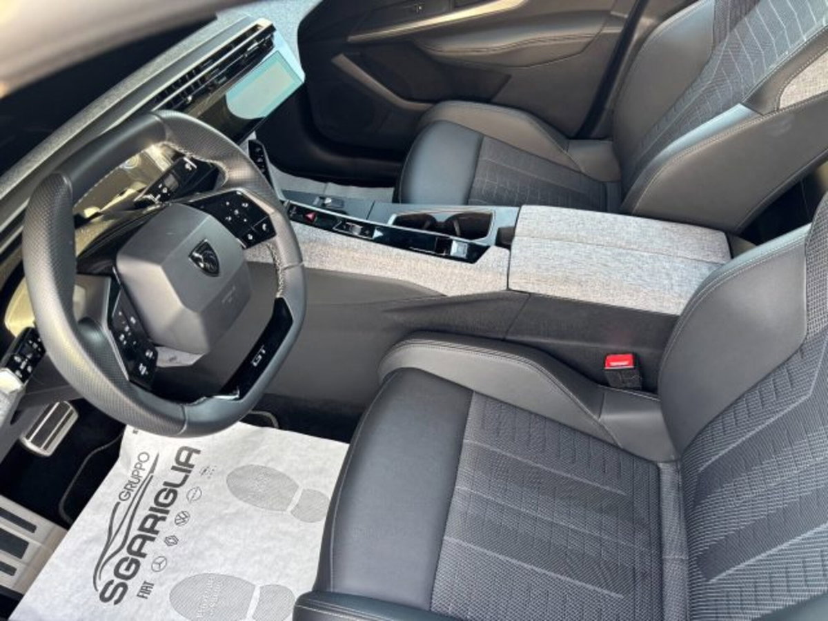 Peugeot 3008 1.2 hybrid GT Exclusive 145cv e-dcs6 (20)