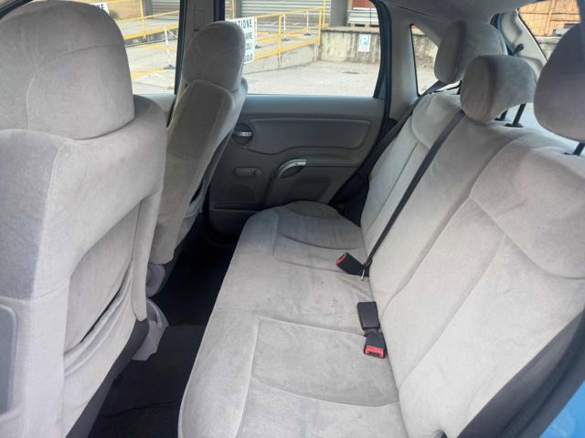 Citroen C3 1.4 HDi 70CV Classique (18)