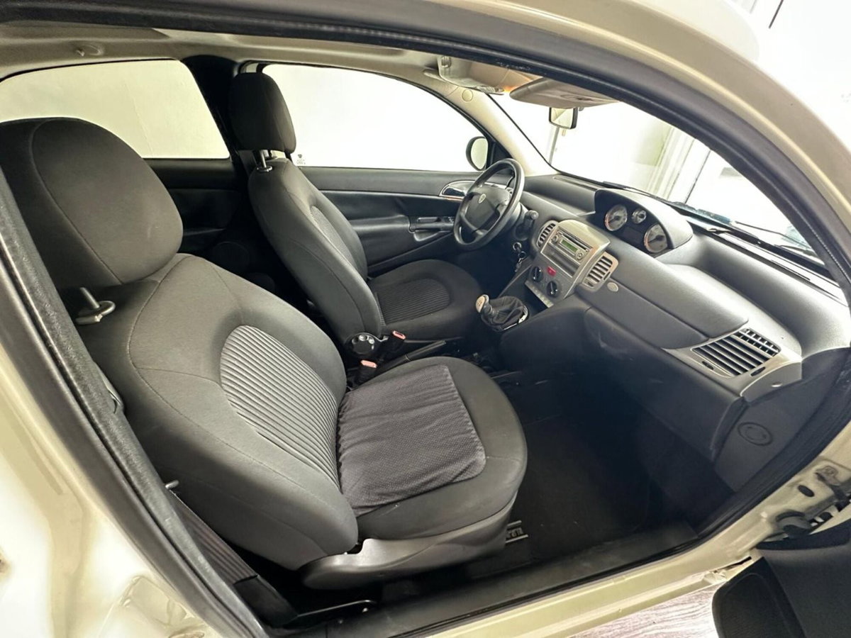 Lancia Ypsilon 1.2 (10)