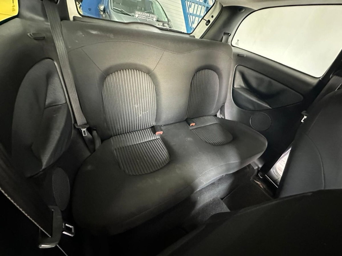 Lancia Ypsilon 1.2 (12)