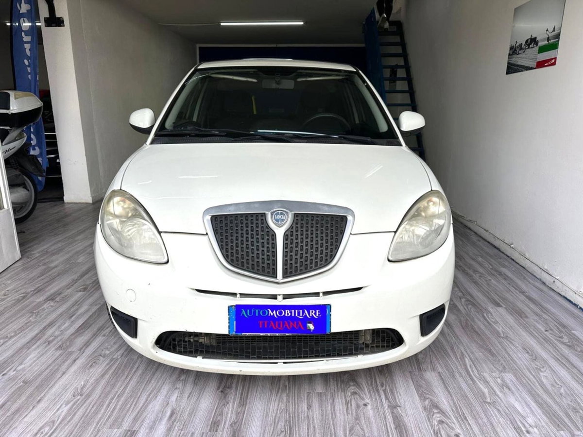 Lancia Ypsilon 1.2 (3)