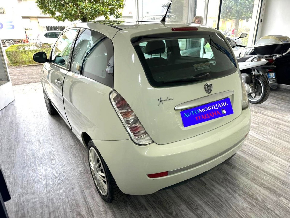 Lancia Ypsilon 1.2 (4)
