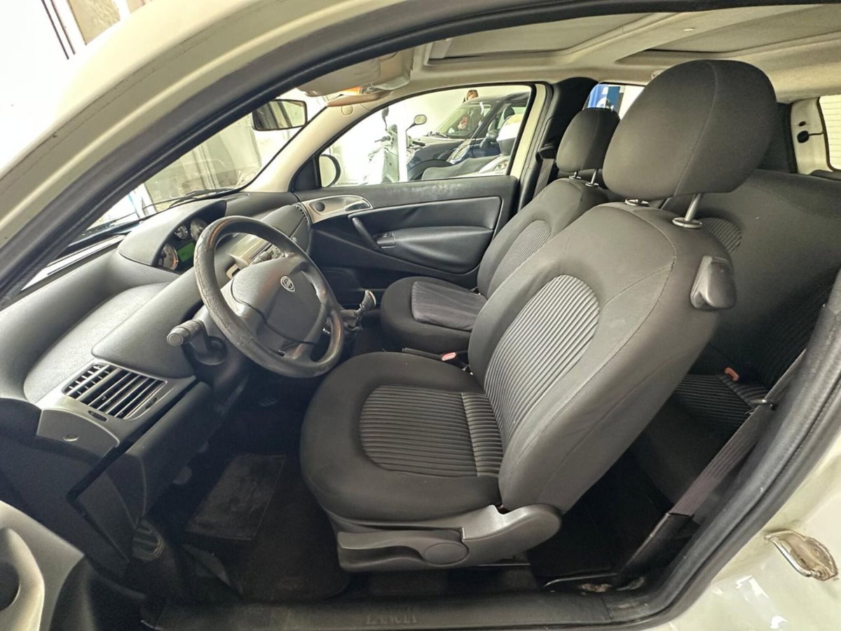 Lancia Ypsilon 1.2 (7)