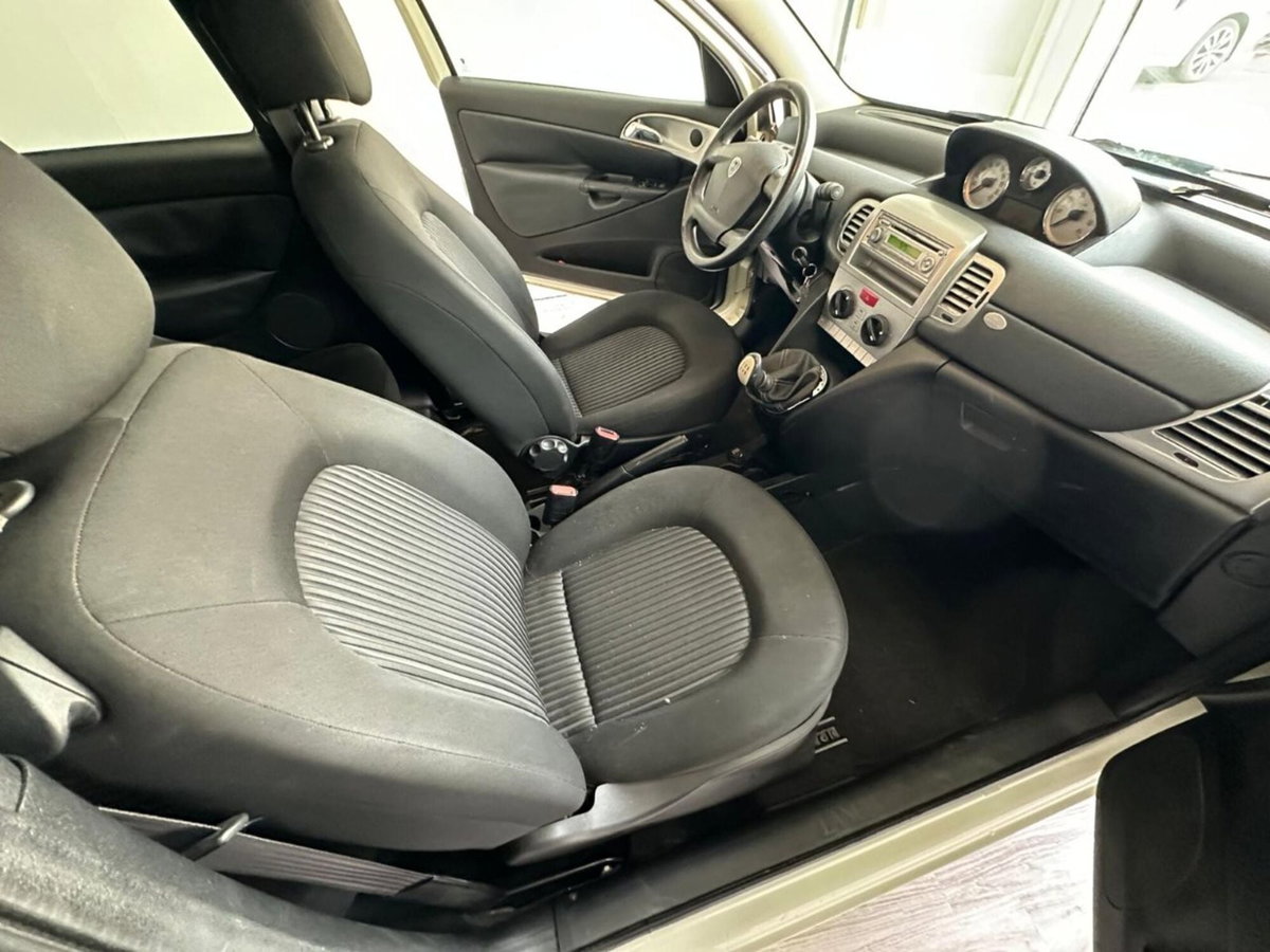 Lancia Ypsilon 1.2 (8)