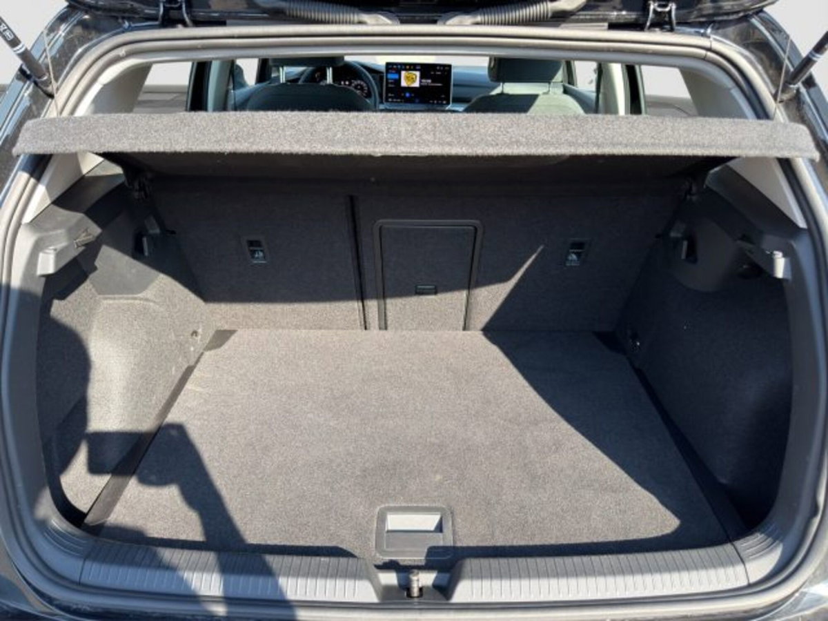 Volkswagen Golf 2.0 TDI SCR Life (14)