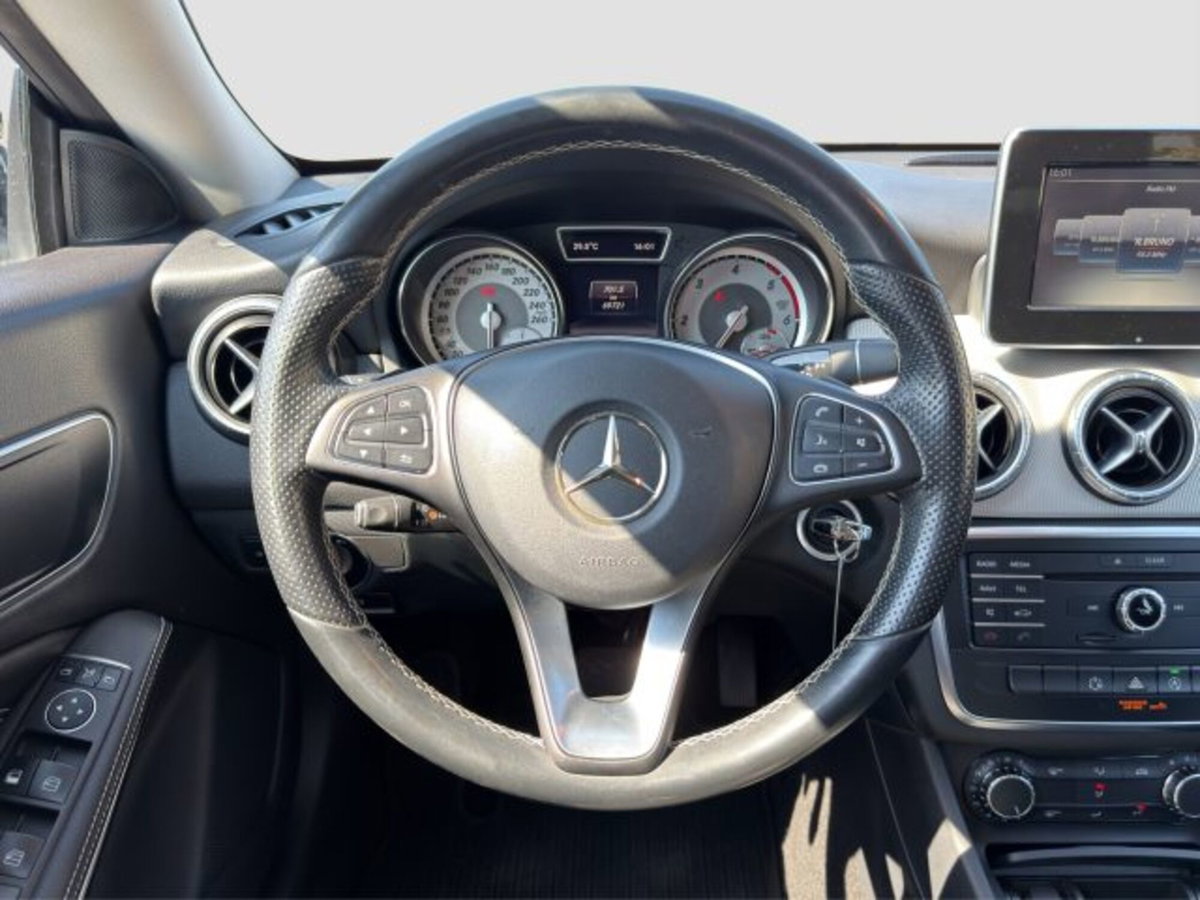 Mercedes-Benz CLA Shooting Brake 200 d Automatic Sport Night (13)