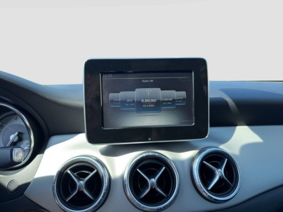 Mercedes-Benz CLA Shooting Brake 200 d Automatic Sport Night (17)