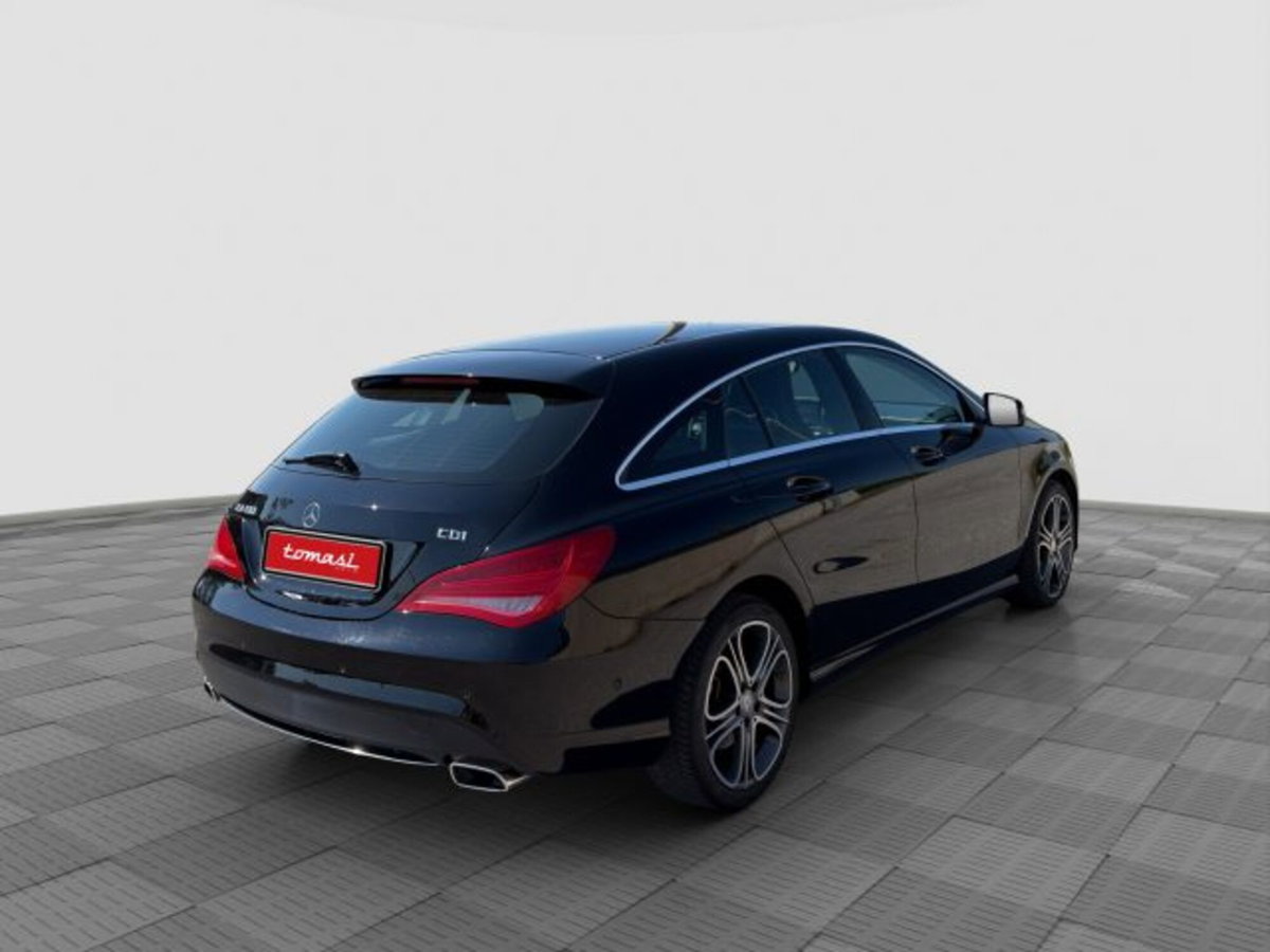 Mercedes-Benz CLA Shooting Brake 200 d Automatic Sport Night (5)