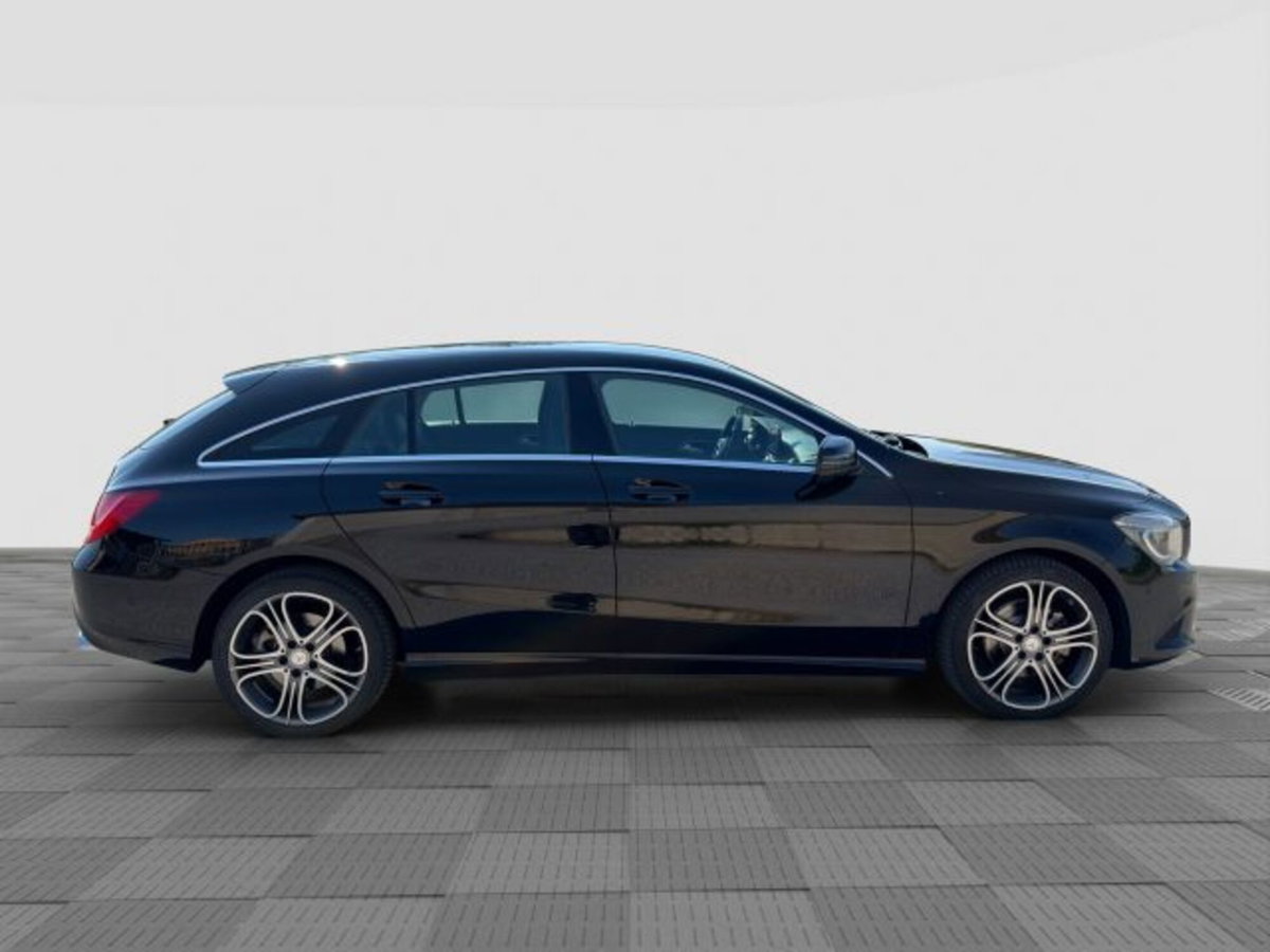 Mercedes-Benz CLA Shooting Brake 200 d Automatic Sport Night (6)