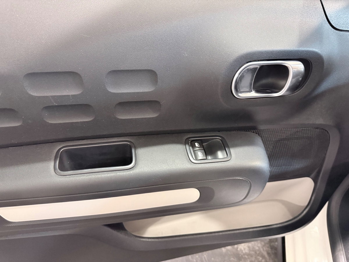 Citroen C3 BlueHDi 100 S&S Feel (9)