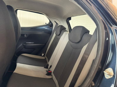Toyota Aygo 1.0 VVT-i 69 CV 5 porte x-cool TSS (14)
