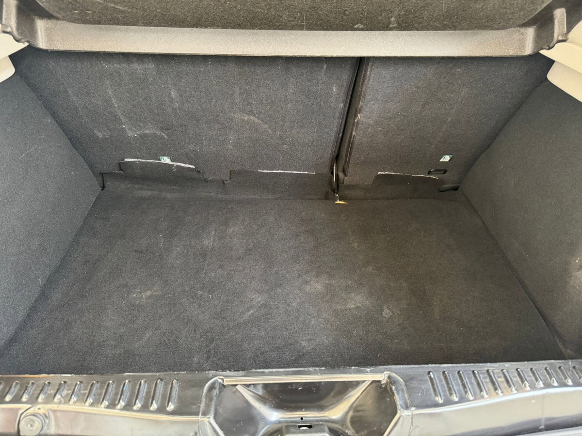 Dacia Sandero 1.5 dCi 8V 75CV Lauréate N1 (12)
