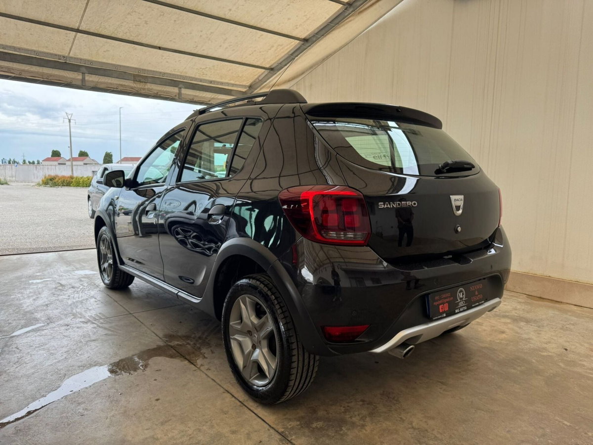 Dacia Sandero 1.5 dCi 8V 75CV Lauréate N1 (6)