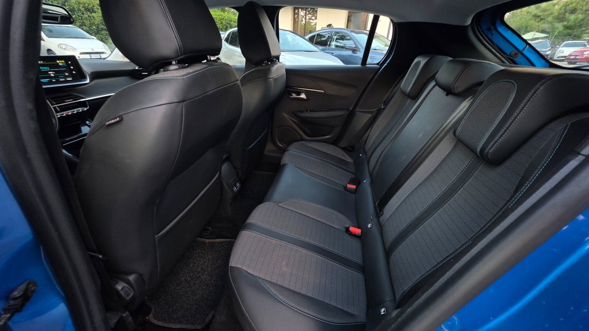 Peugeot 208 motore elettrico 136 CV 5 porte Allure Pack (11)