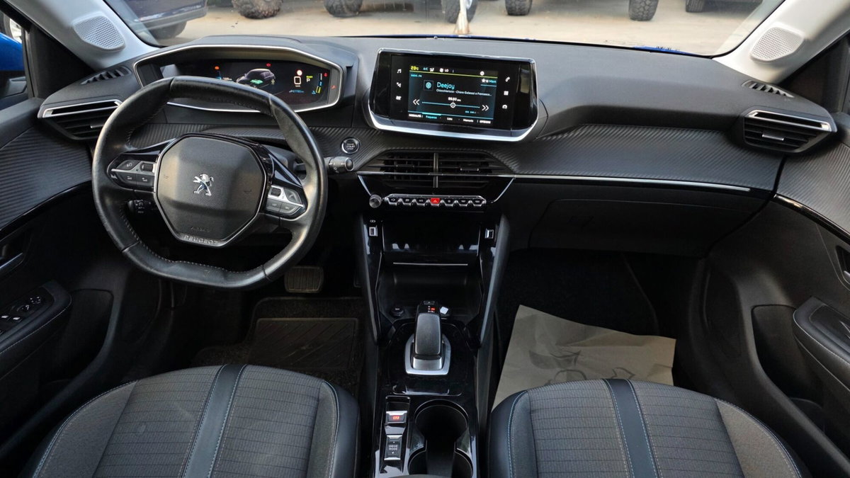 Peugeot 208 motore elettrico 136 CV 5 porte Allure Pack (14)