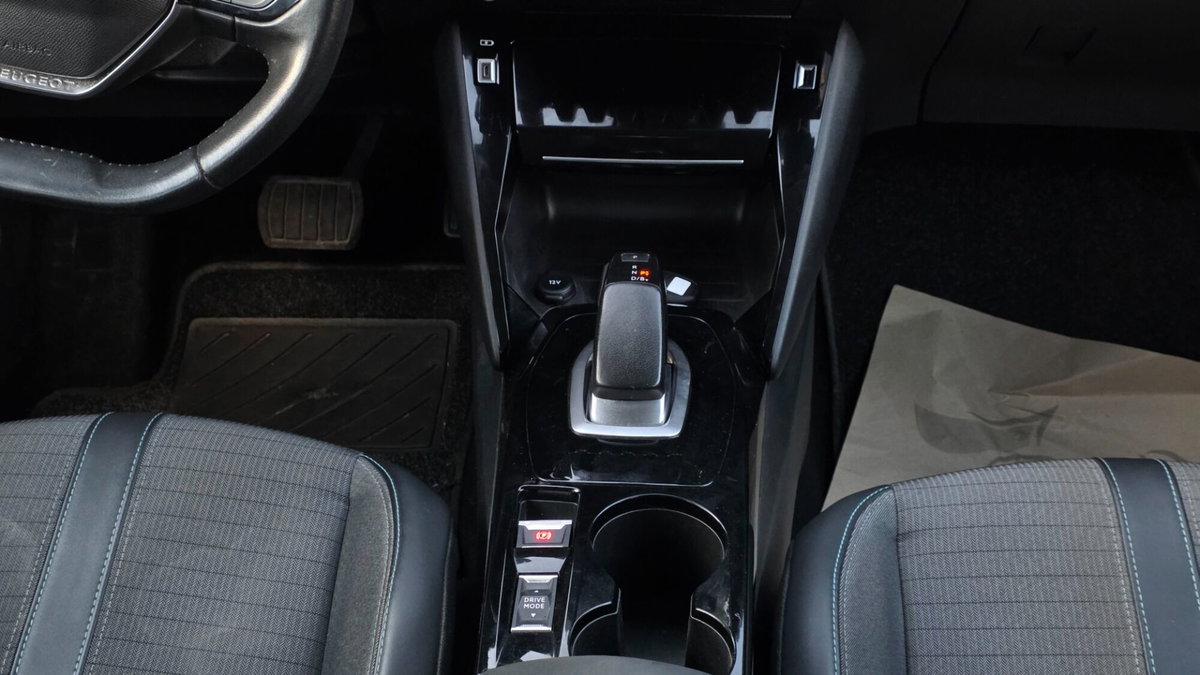 Peugeot 208 motore elettrico 136 CV 5 porte Allure Pack (17)