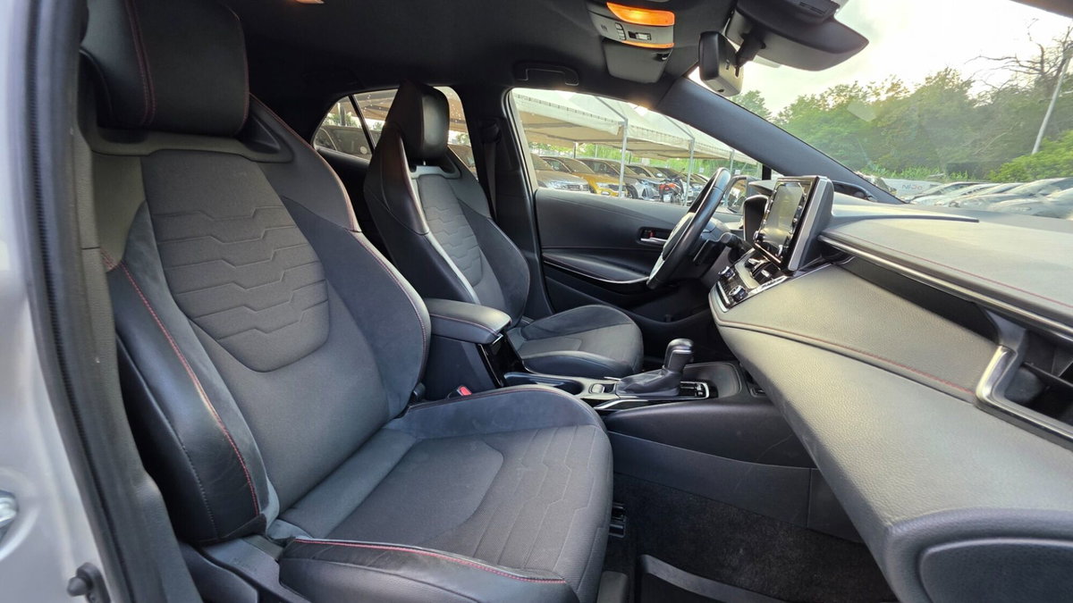 Toyota Corolla 2.0 Hybrid Style (15)