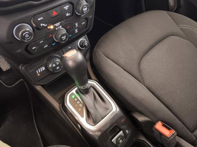 Jeep Renegade 1.3 T4 190CV PHEV 4xe AT6 Limited (18)