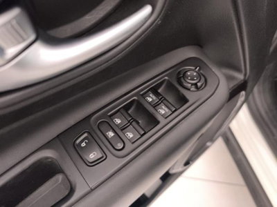 Jeep Renegade 1.3 T4 190CV PHEV 4xe AT6 Limited (19)