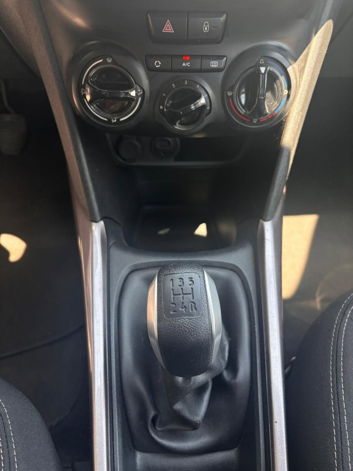 Peugeot 2008 e-HDi 92 CV Stop&Start Active (18)