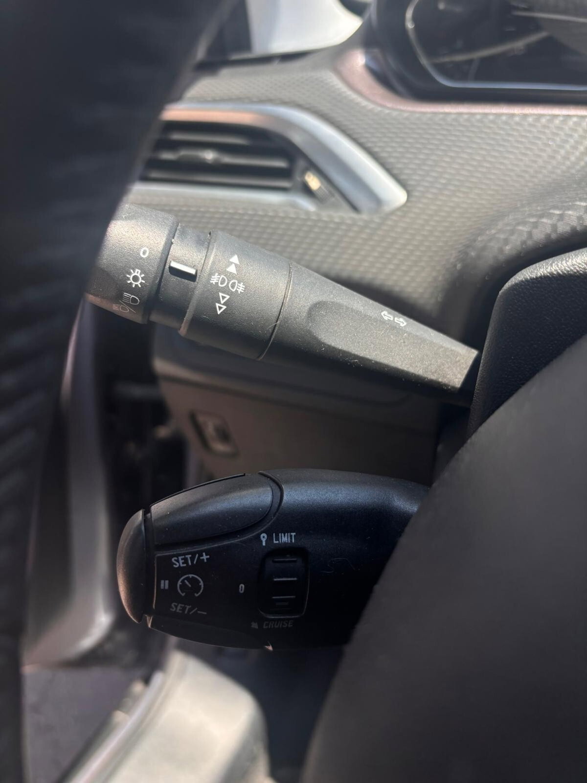 Peugeot 2008 e-HDi 92 CV Stop&Start Active (19)