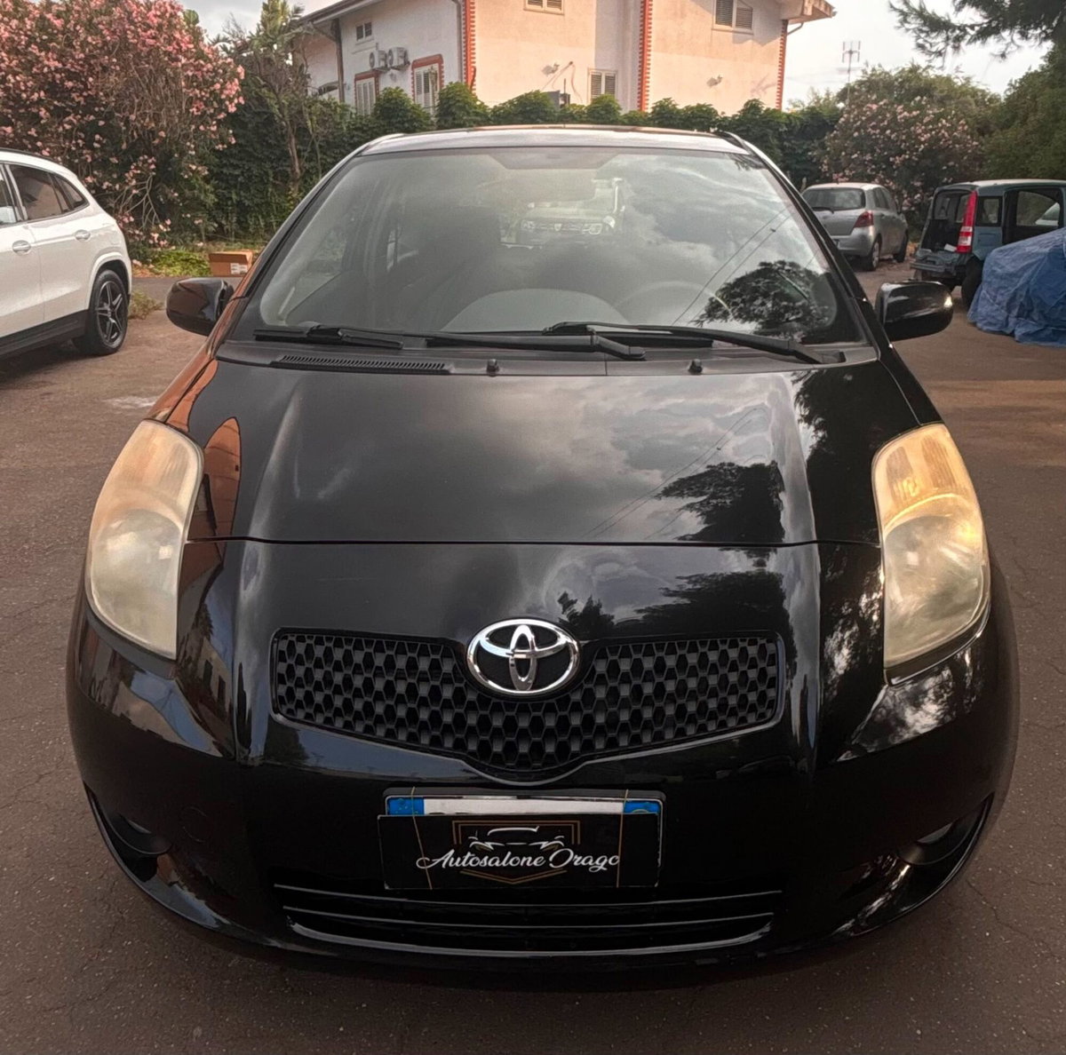 Toyota Yaris 1.D-4D 3 porte Sol (8)