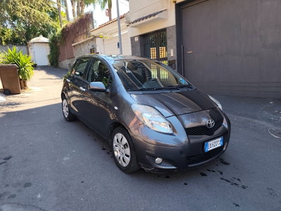 Toyota Yaris 1.D-4D DPF 5 porte Now (2)