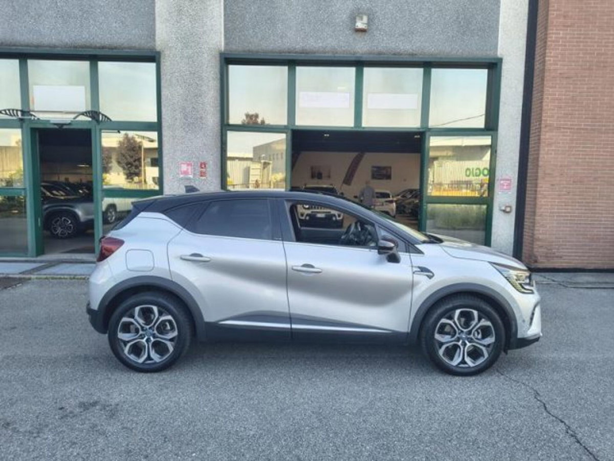 Renault Captur Plug-in Hybrid E-Tech 160 CV Intens (4)