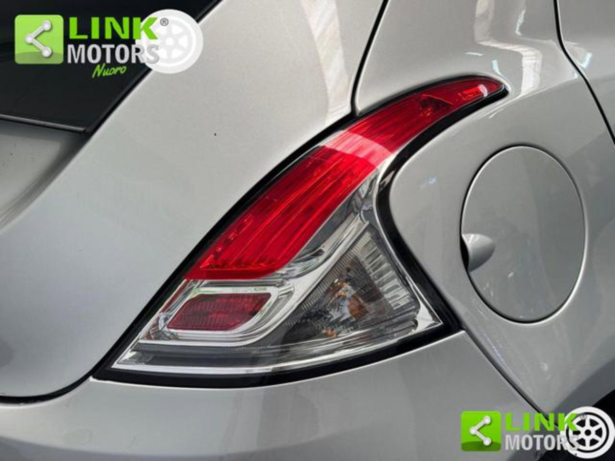 Lancia Ypsilon 1.2 69 CV 5 porte Platinum (18)